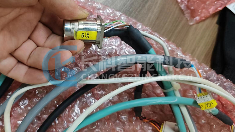 庫(kù)卡C2示教器柜內(nèi)連接線(xiàn)W132678